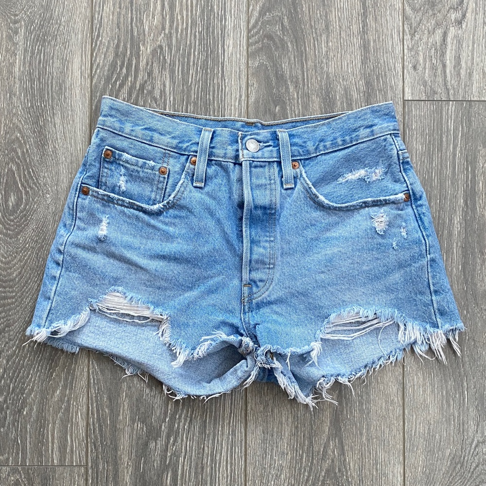 Levi’s - 501 Original Denim Short in Light Wash with Distressing - Size 26
